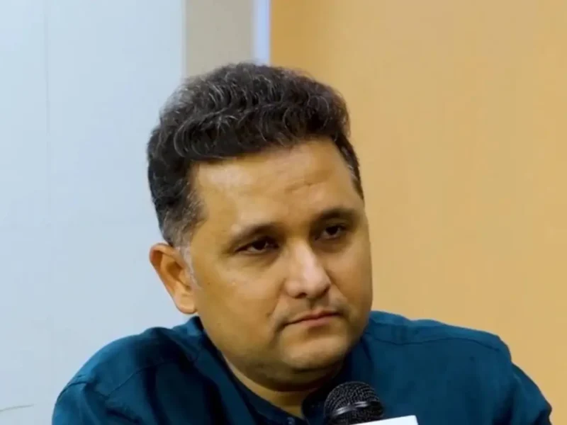 Democracy Needs Debate, Says Amish Tripathi
