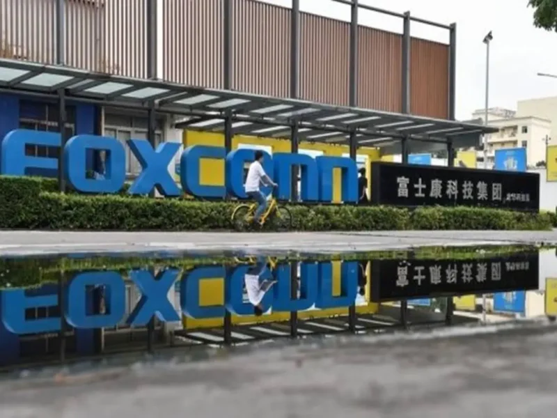 China Pulls Tech Workers From India – To Slow Apple Production Shift?