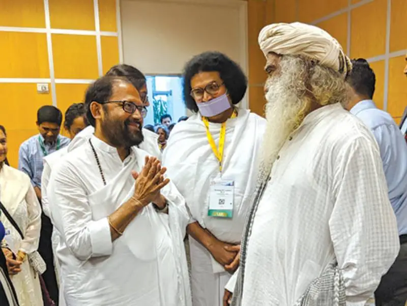 Jain Way of Life Explored, Lauded