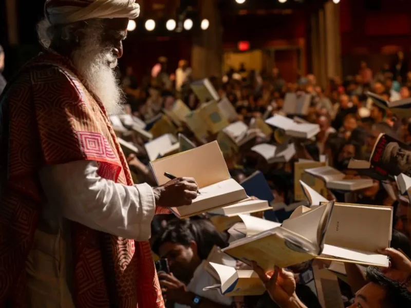 Sadhguru-Unpacks-Life-Death-Conscious-Living-In-CA-Book-Tour-Stop.webp