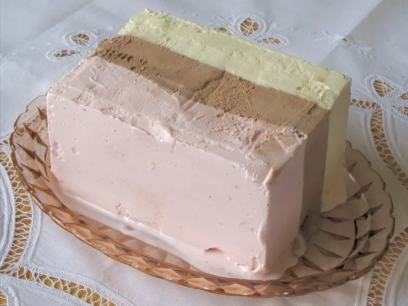 US Ice Cream Makers To Remove Food Dyes By 2028