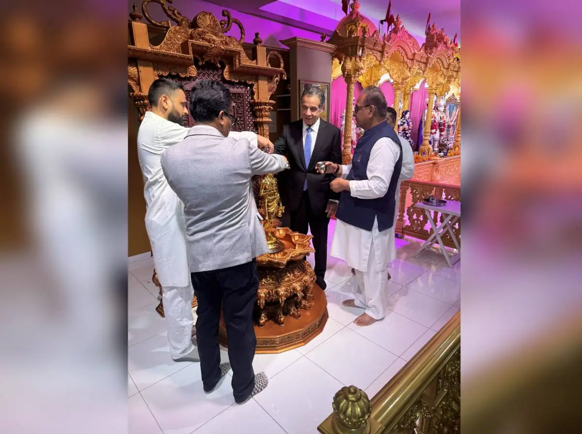 Andrew Cuomo Campaigns, Meeting Indian Community At BAPS Temple