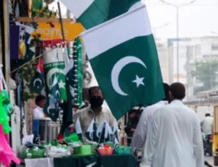 Pak Sees Surge In Second-Hand Clothing Imports, Highlights Deepening Poverty