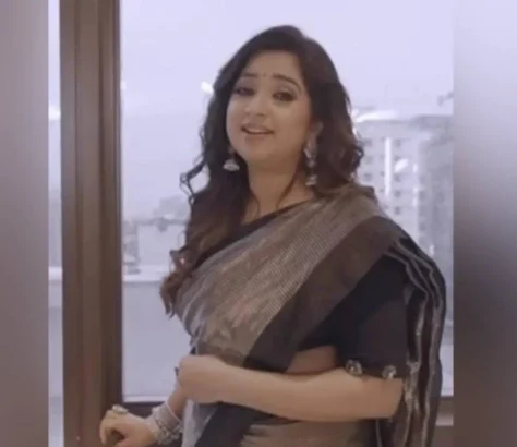Shreya Ghoshal Unveils Unreleased 'Piyu Bole' Verse