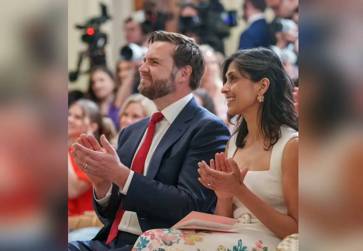 Usha Vance, Bobby Mukkamala Pitch For Books Over Phones