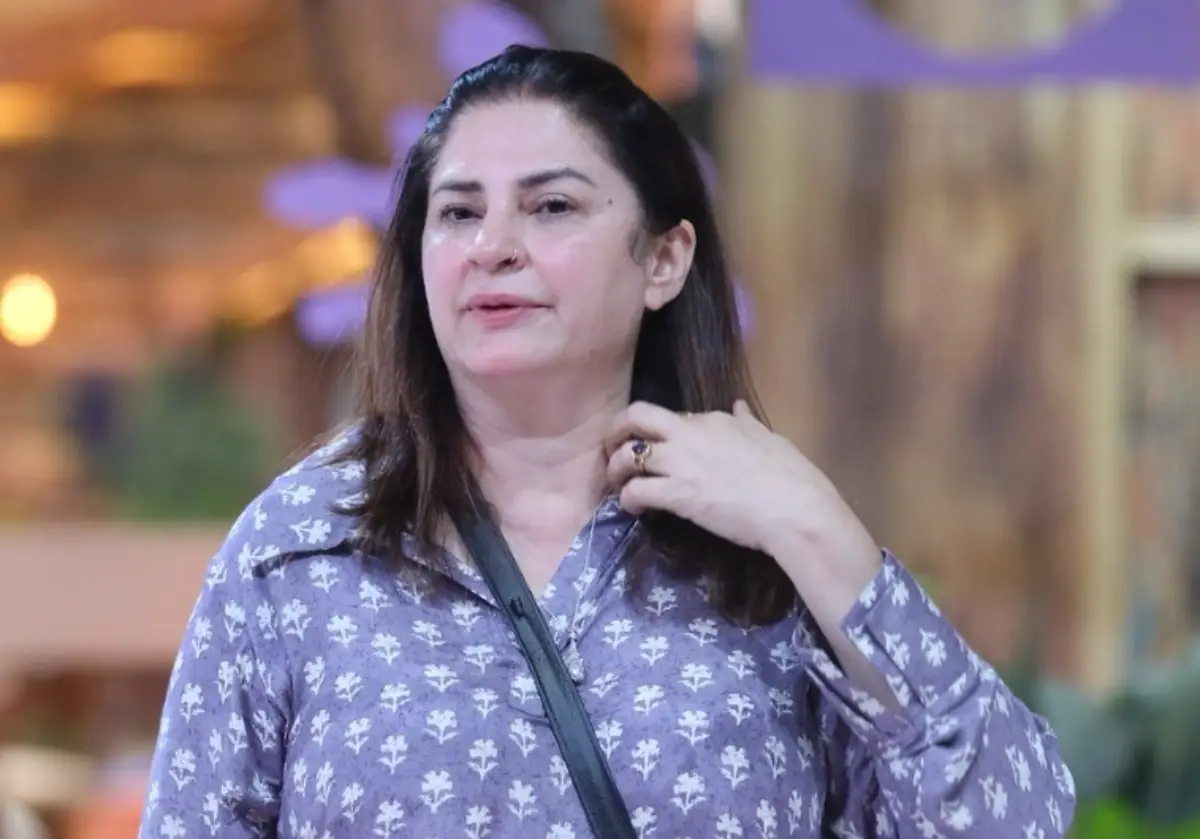 Actress Kunickaa Sadanand Shares Details Of Affair With Kumar Sanu