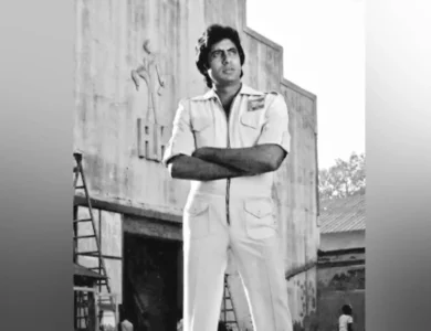 “I Looked Weird!” Amitabh Bachchan Laughs At His Old Photo