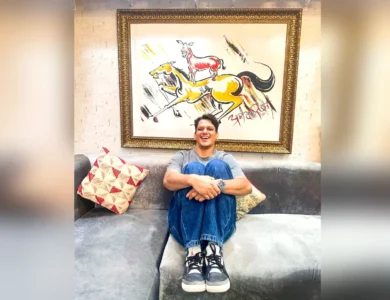 Vijay Varma Acquires Famous Majnu Bhai Painting From Film 'Welcome'