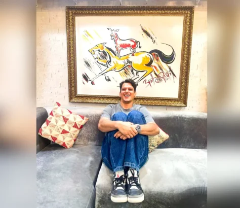 Vijay Varma Acquires Famous Majnu Bhai Painting From Film 'Welcome'