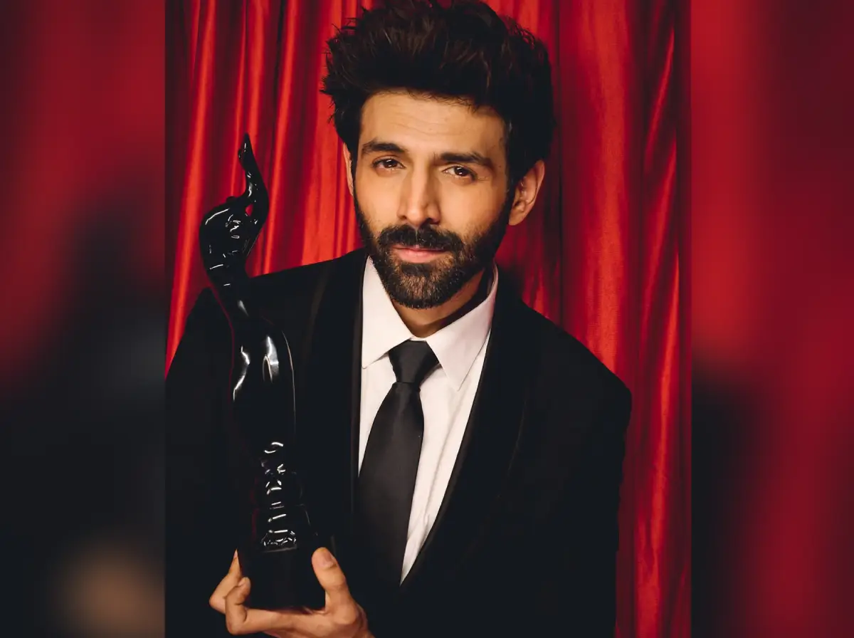 Kartik Aaryan Is Visibly Moved On Winning Acting Award