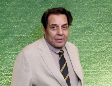 Dharmendra Stable; Hema, Esha, Condemn False Death Reports