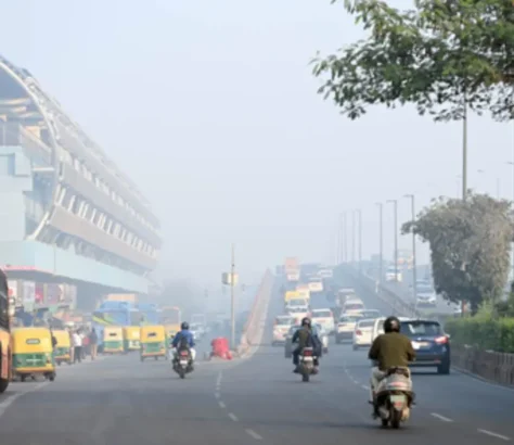 Smog Chokes Delhi As AQI Breaches 400 Mark