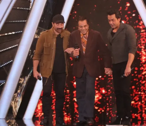 When Dharmendra Played Antakshari With Sunny And Bobby