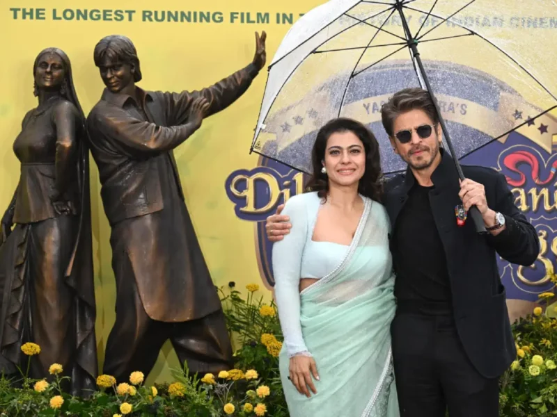 DDLJ Romance: SRK And Kajol Unveil Raj–Simran Statue In London