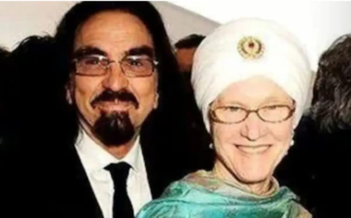 Leonardo DiCaprio Has A Sikh Stepmom, And Indians Can’t Get Enough Of It