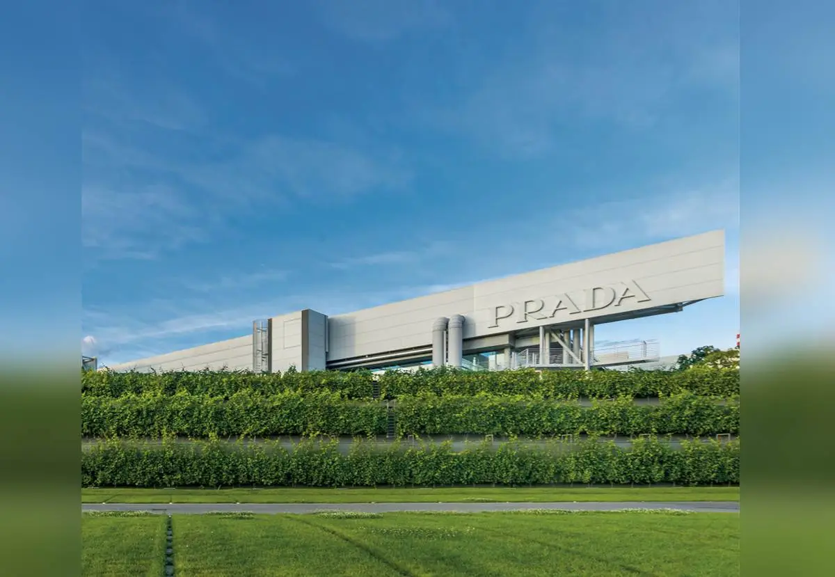 Prada Group Acquires Versace From US Group In $1.37 Billion Deal