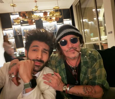 ‘Rooh Baba’ Meets ‘Jack Sparrow’: Kartik Aaryan Poses With Johnny Depp
