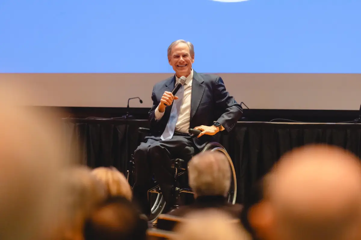 Abbott Halts H-1B Filings Across Texas Agencies, Universities