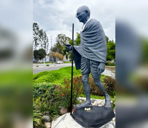 The Little Man In The Loincloth In Los Angeles