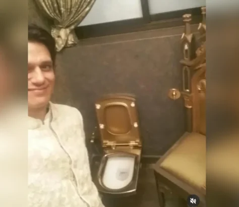 Vijay Varma's Selfie With A Gold Toilet From Bachchan’s Home
