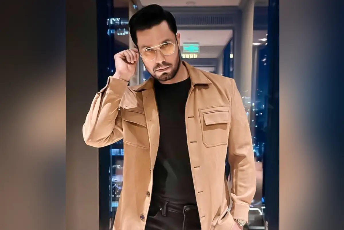 Randeep Hooda Cleans Riverbanks, Stresses Environmental Action Over Words