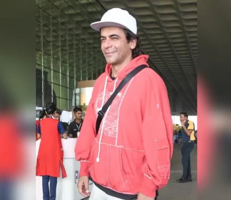 Sunil Grover, Harshdeep Kaur Share Fun Moment At Airport
