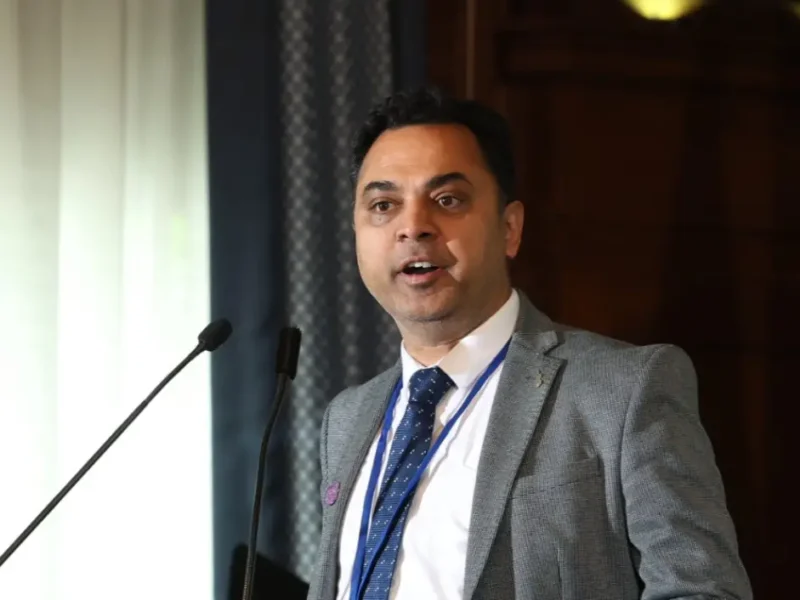 Economist Krishnamurthy Subramanian Receives University Of Chicago Alumni Award