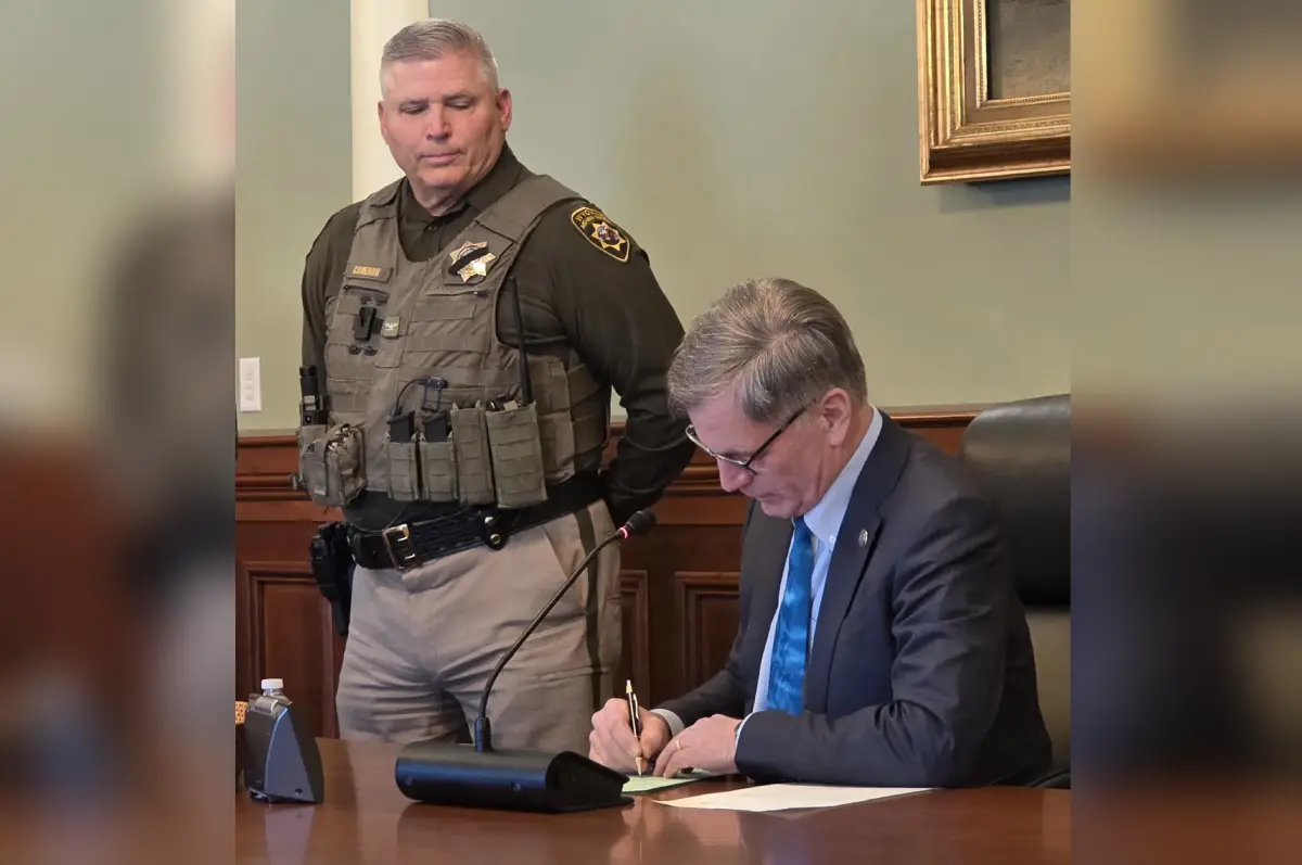 New Wyoming Law Empowers All Police To Jail Non-English Speaking Truck Drivers