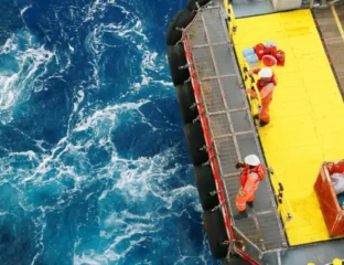 Markets fall on Hormuz crisis