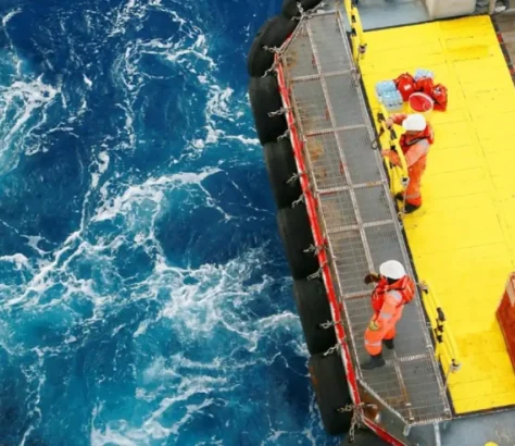 Markets fall on Hormuz crisis