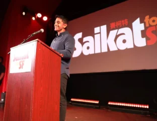 Chakrabarti closes gap on Wiener in Pelosi race.