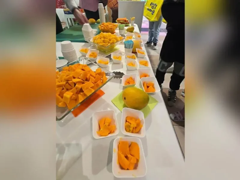 Indian mangoes Seattle store