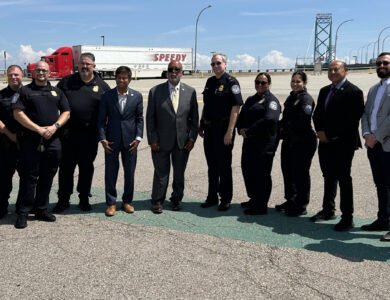 Thanedar Demands Trump Open Bridge And Stop Hurting Economy