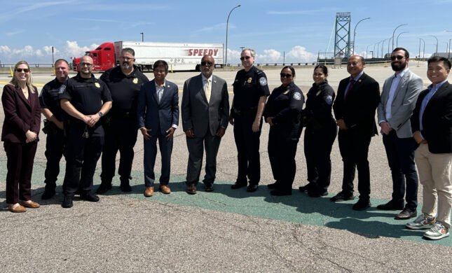 Thanedar Demands Trump Open Bridge And Stop Hurting Economy