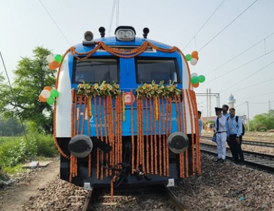 India Rolls Out Its First Hydrogen Powered Train