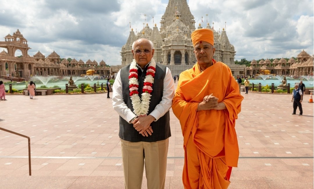 Gujarat CM Visits Akshardham Temple In New Jersey
