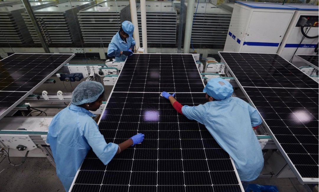 India’s Solar Manufacturing Surge Catches China’s Attention Online