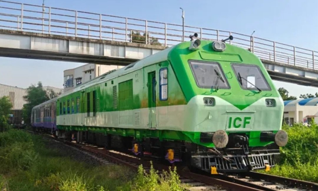 India Launches First LNG-Powered Train To Cut Diesel Use