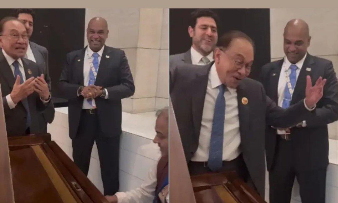 Malaysia PM Wows Crowd Singing A Kishore Kumar Classic