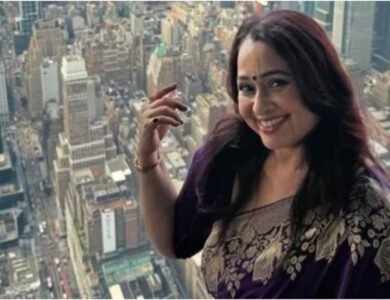 Sonalika Joshi Brings Traditional Elegance To New York In Purple Saree
