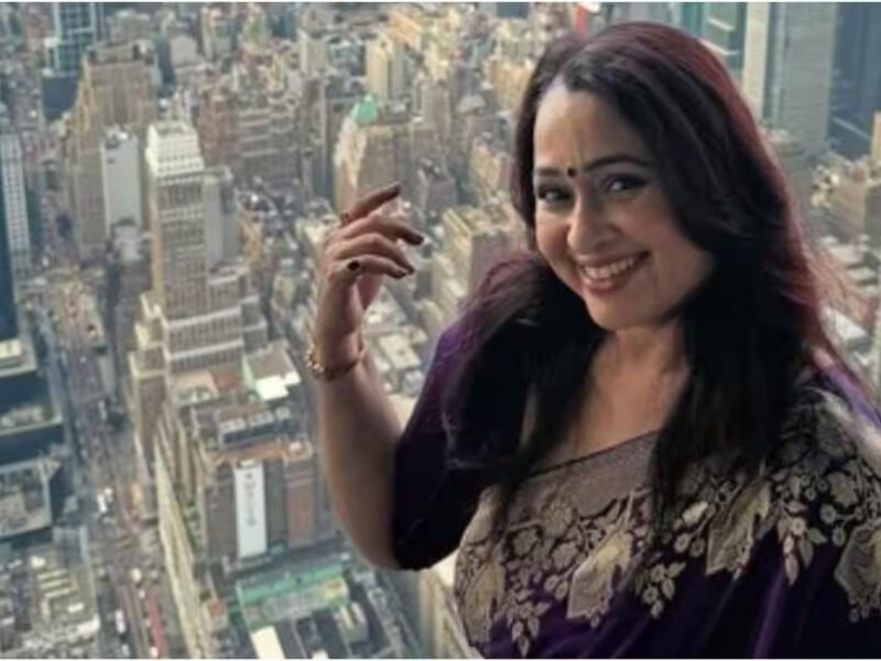 Sonalika Joshi Brings Traditional Elegance To New York In Purple Saree