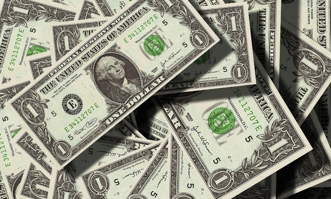 Travel Woes: Why Cheaper Fuel Won't Immediately Mean Cheaper Flights