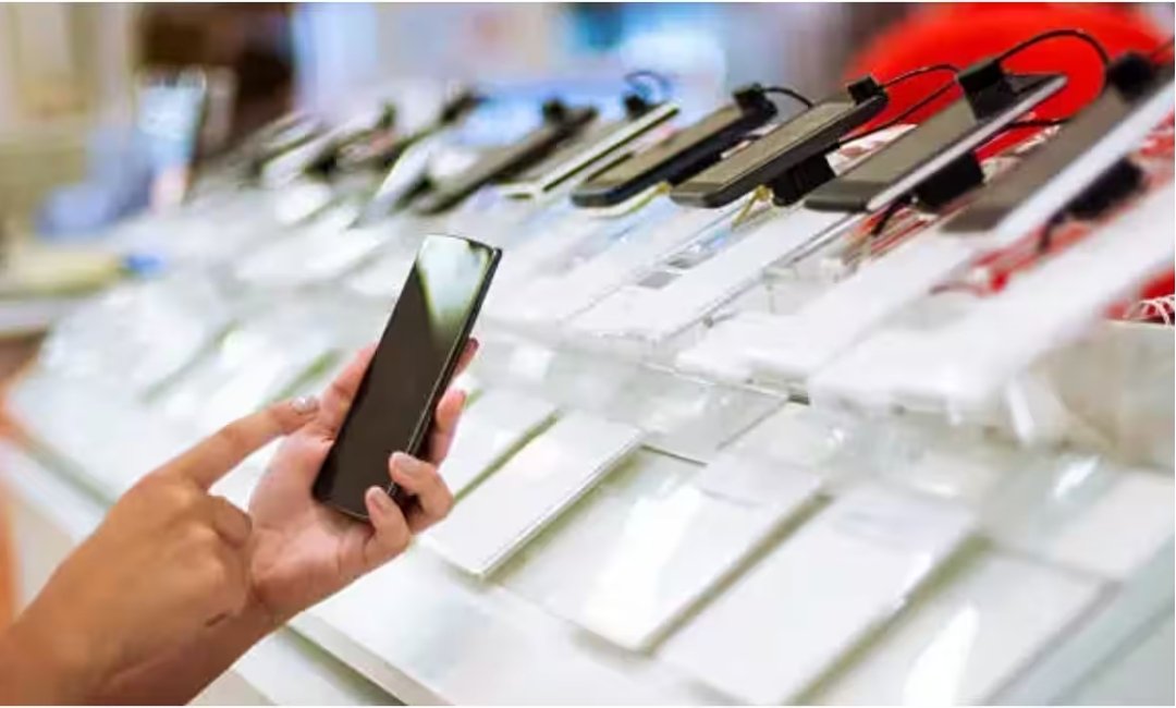 Global Smartphone Makers Turn To India As Alternative To China