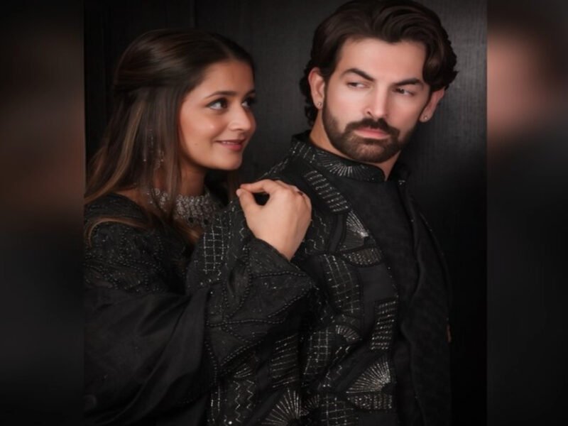 Neil Nitin Mukesh and Kashika Kapoor in the Bewafa Se music video
