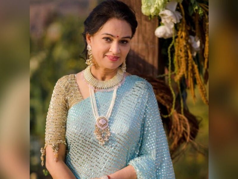 Actors Padmini Kolhapuri and Poonam Dhillon