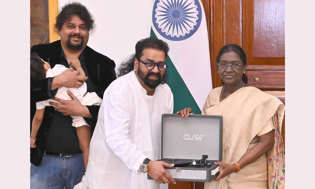 Hariharan and his family meet President Droupadi Murmu at Rashtrapati Bhavan