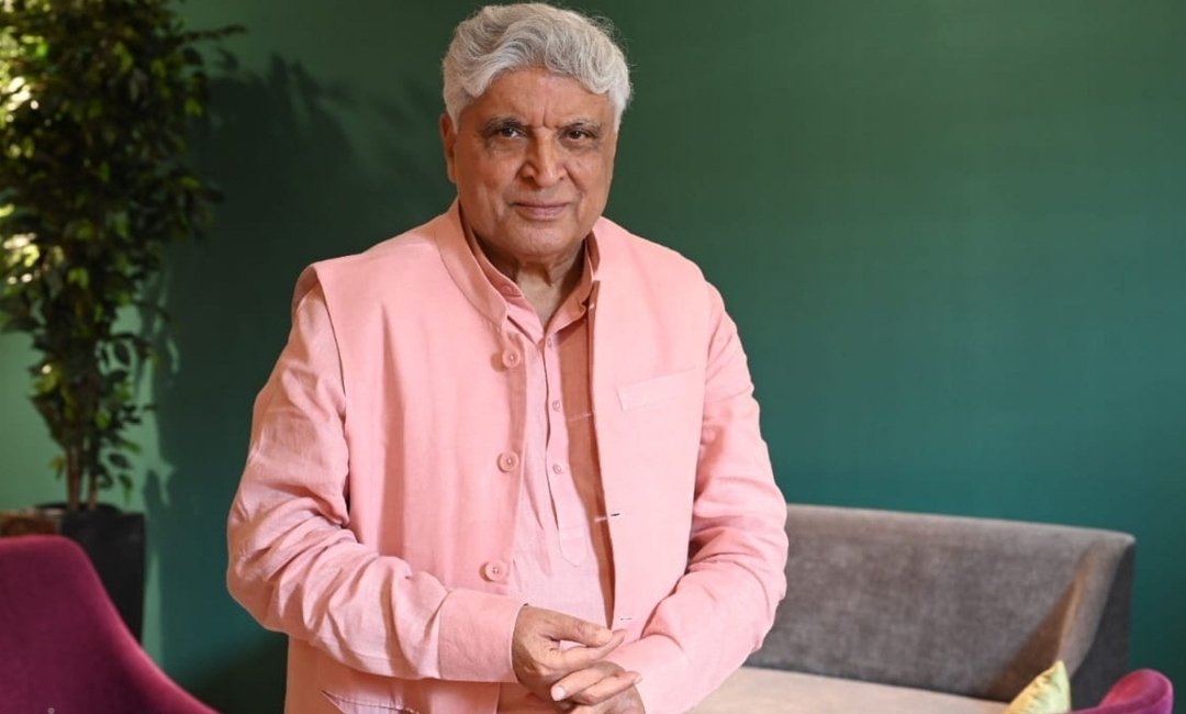 Javed Akhtar in a throwback photo from his early years, recalling his journey from arriving in Mumbai with 27 paise to becoming a celebrated writer.