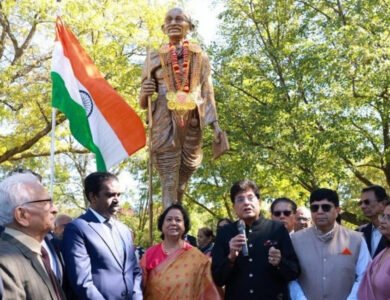 Commerce Minister Piyush Goyal addresses the Indian American community in Chicago after paying tribute to Mahatma Gandhi.
