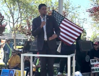 Rep. Ro Khanna finalizes a landmark long-term union agreement with his congressional staff.