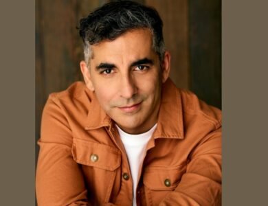 Voice actor Sunil Malhotra and The Simpsons character Apu Nahasapeemapetilon